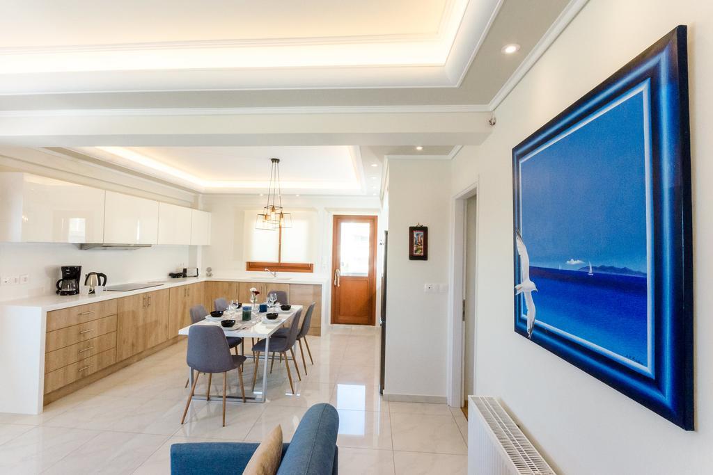 Leo - Unique Glyfada Apartment Athen Exterior foto
